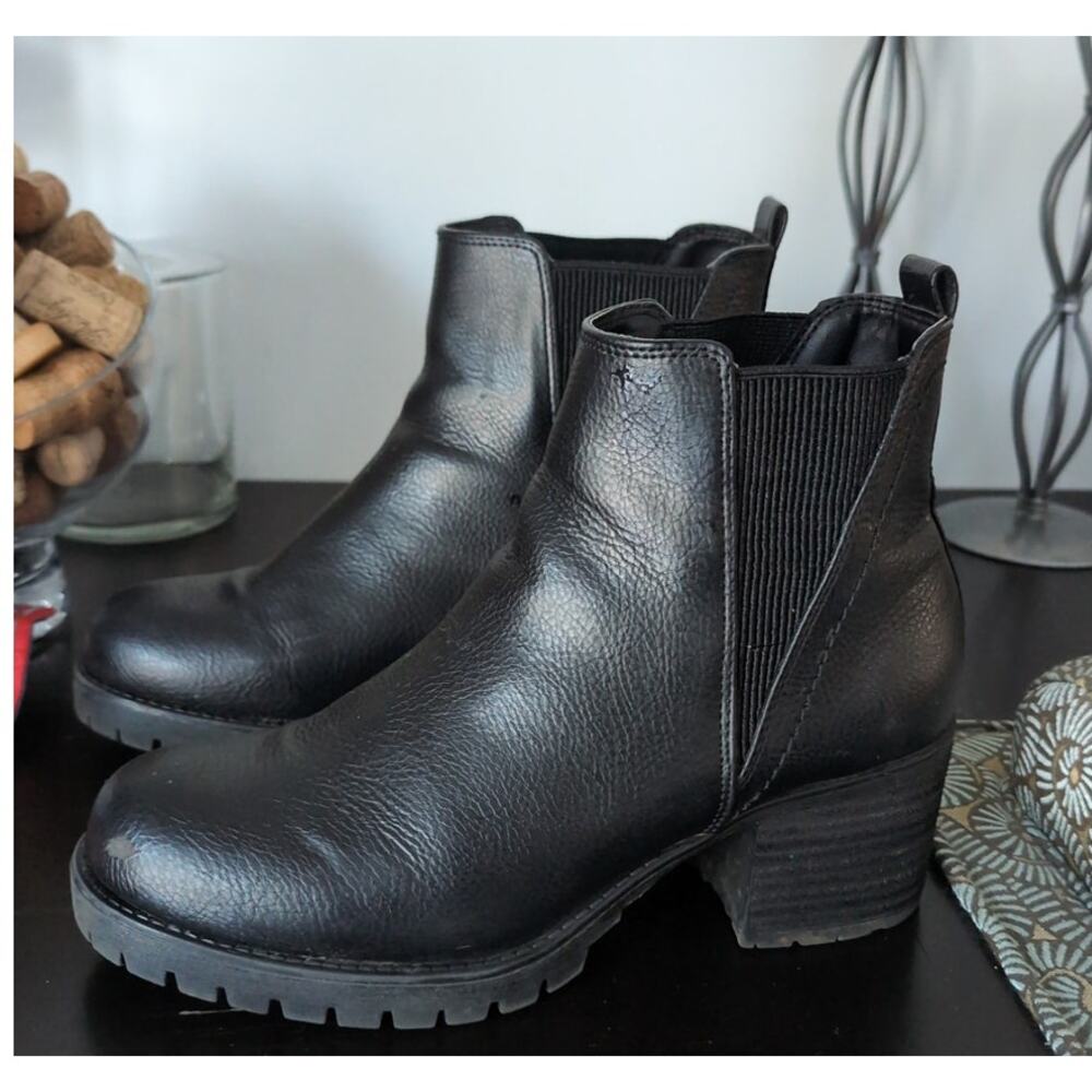 MIA Jody Lug Sole Chelsea Boot Black Chunky Tread Ankle Bootie Women's US 9M Y2K